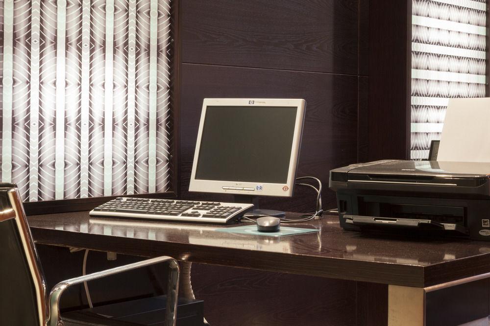 Ac Hotel Badajoz By Marriott Екстериор снимка