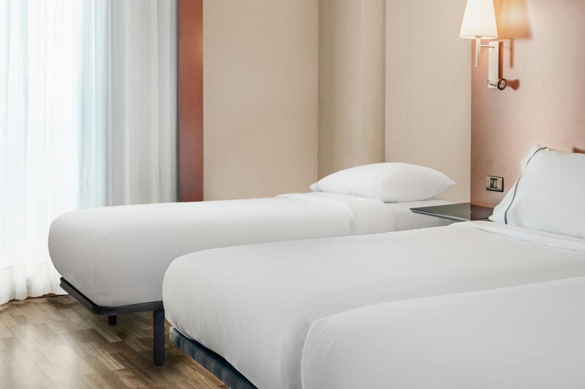 Ac Hotel Badajoz By Marriott Екстериор снимка