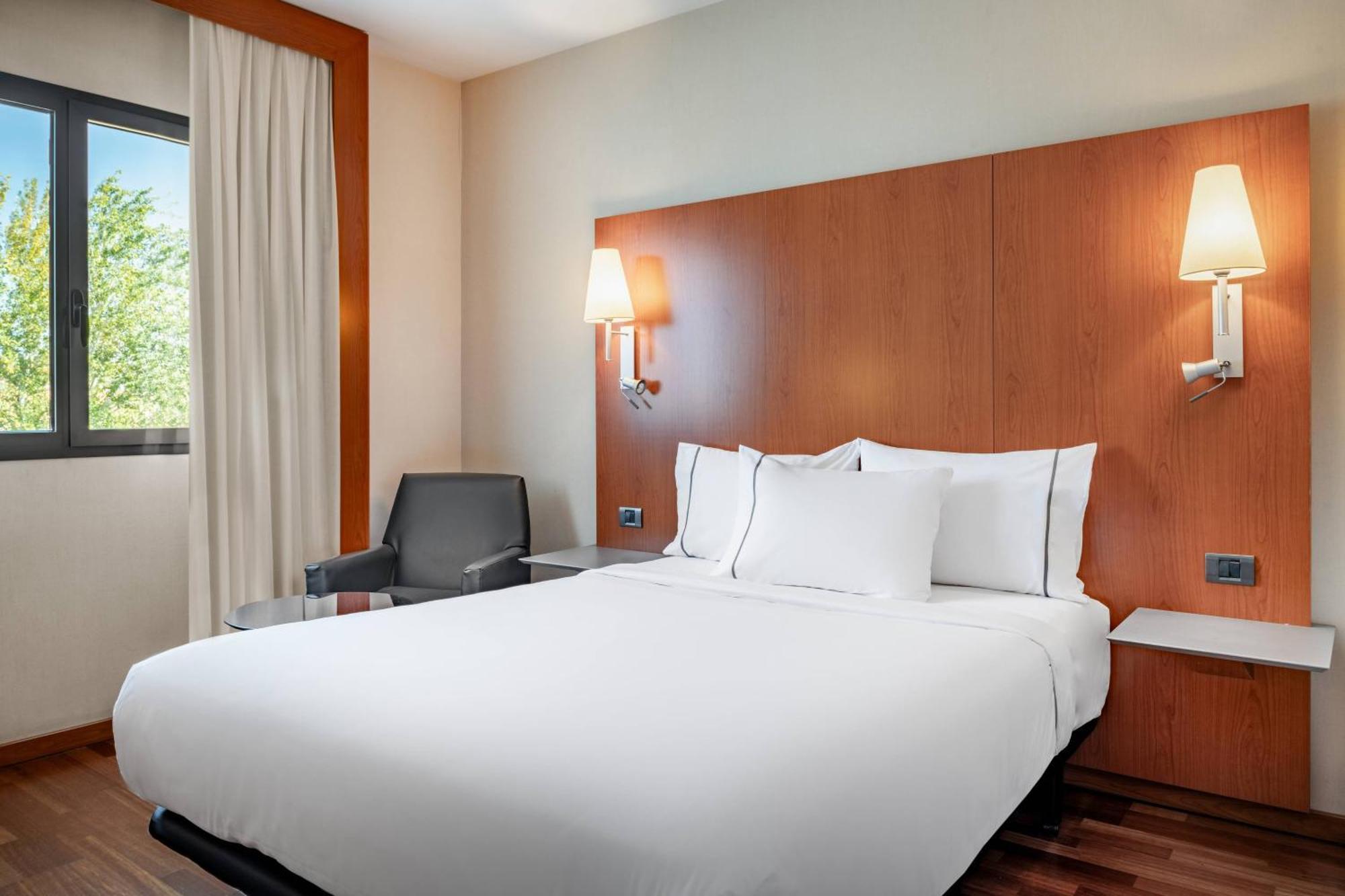 Ac Hotel Badajoz By Marriott Екстериор снимка