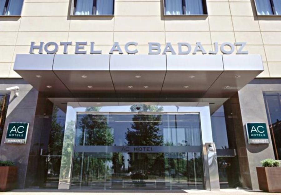 Ac Hotel Badajoz By Marriott Екстериор снимка